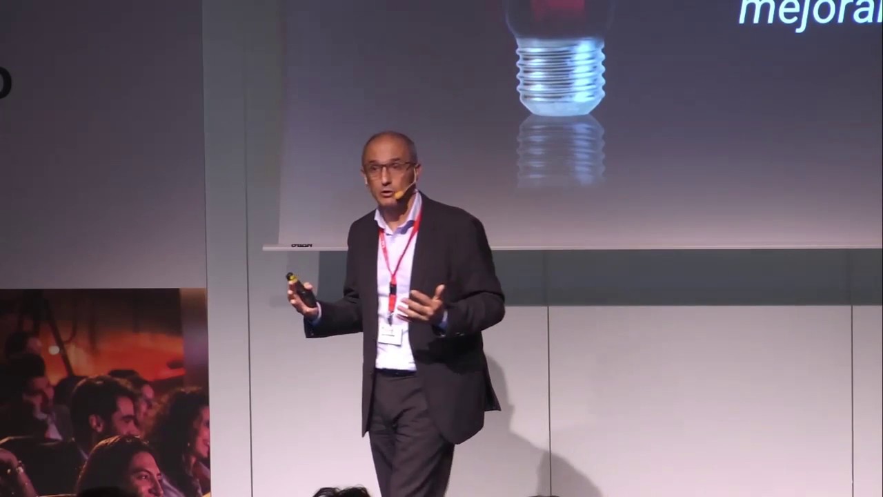 TODO EMPIEZA POR G | Isaac Hernández | TEDxEAEBusinessSchool