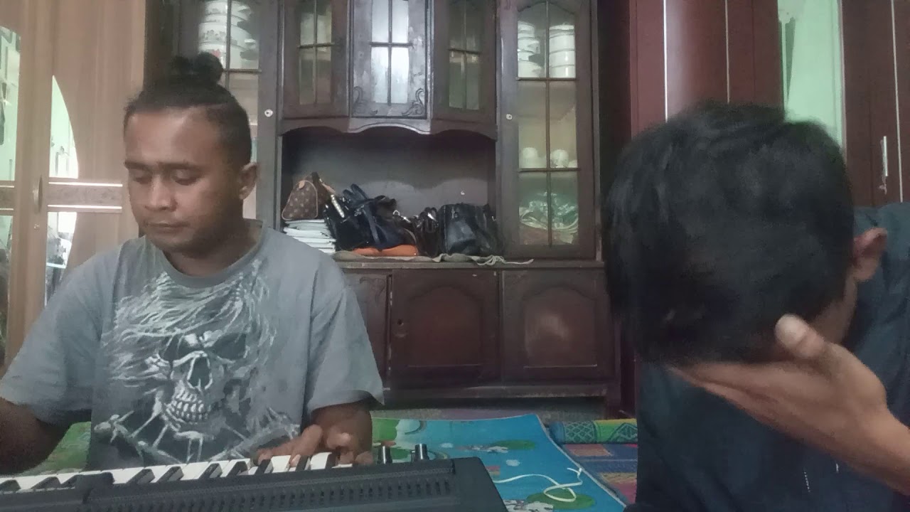 LA ALOINDU COVER