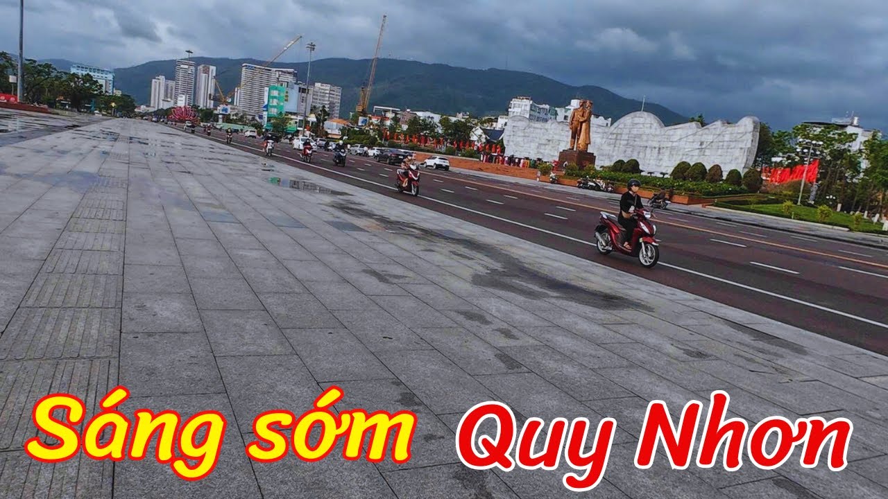 Ngo May street.  Quảng trường Quy Nhơn. 