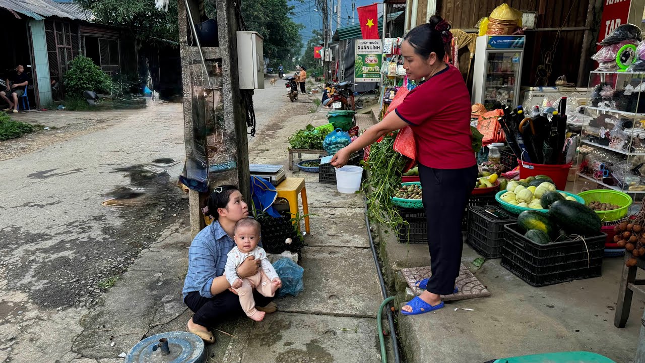 Kind stranger helps Ly Thi Ly and baby... | Harvesting Malabar spinach garden for sale, Life