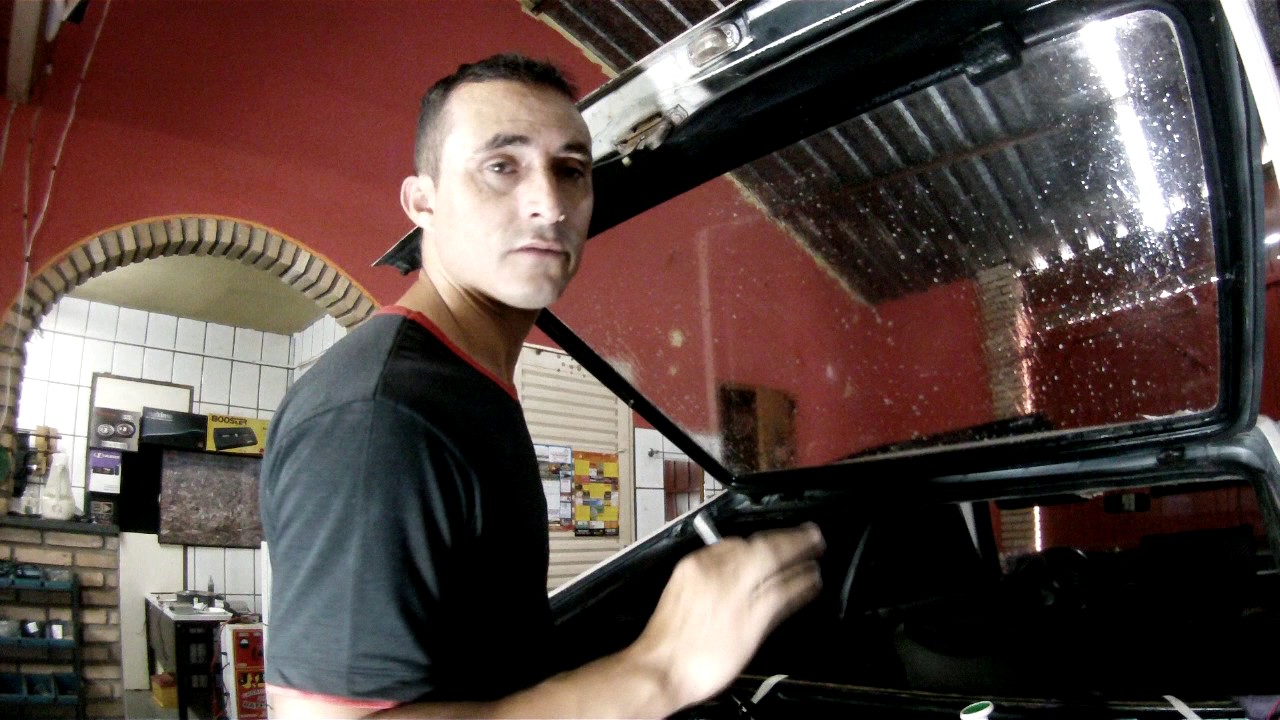 Como insulfilmar o vidro traseiro do gol quadrado sem tirar o vidro#playsound