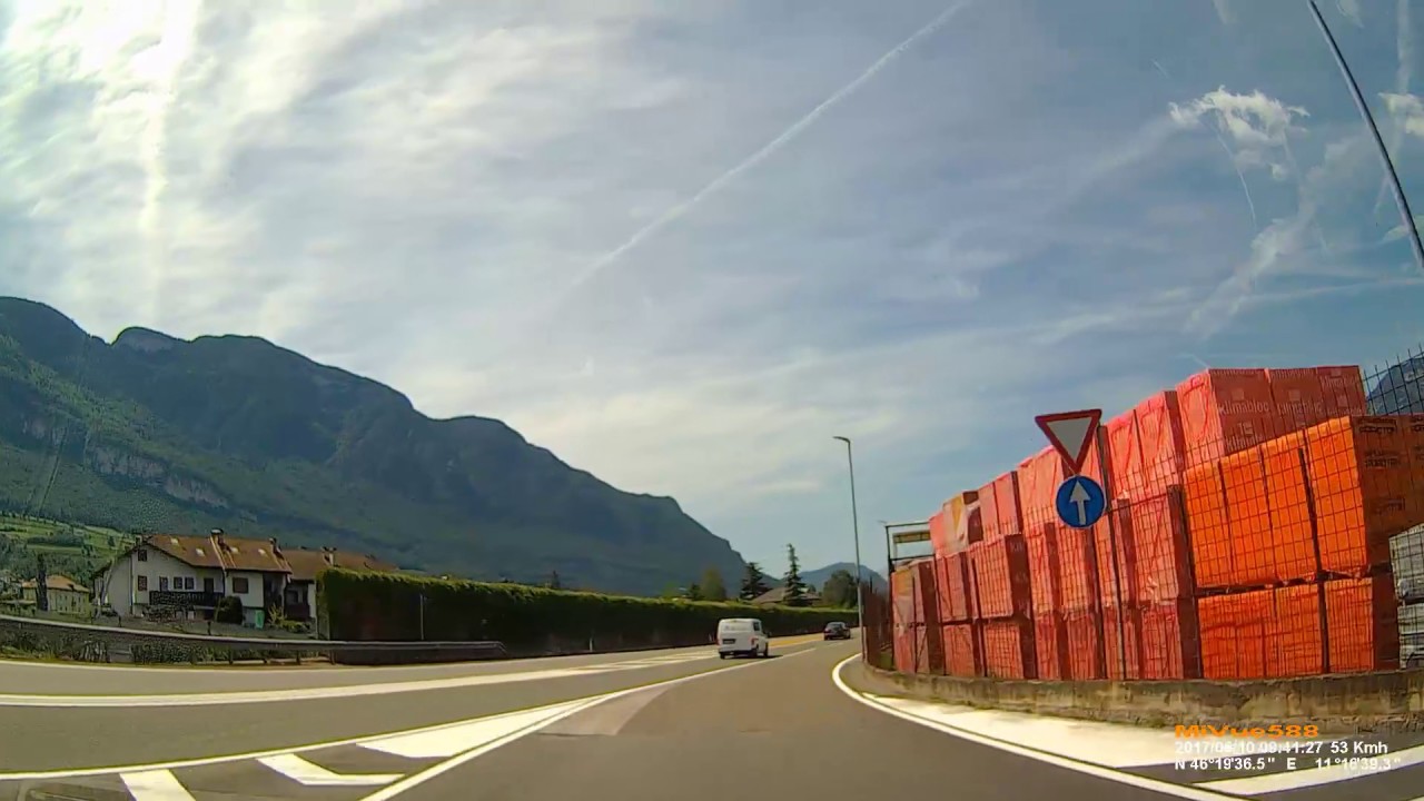 I: Neumarkt (Egna). Zona Industriale. Trentino-Südtirol. Ortsdurchfahrt. Juni 2017