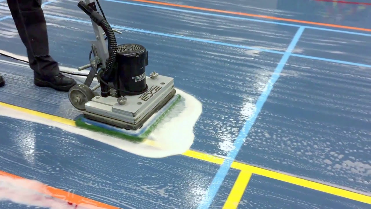 Reiniging Sportvloeren, nieuwe techniek TomCat Chem-Dry Doornenbal