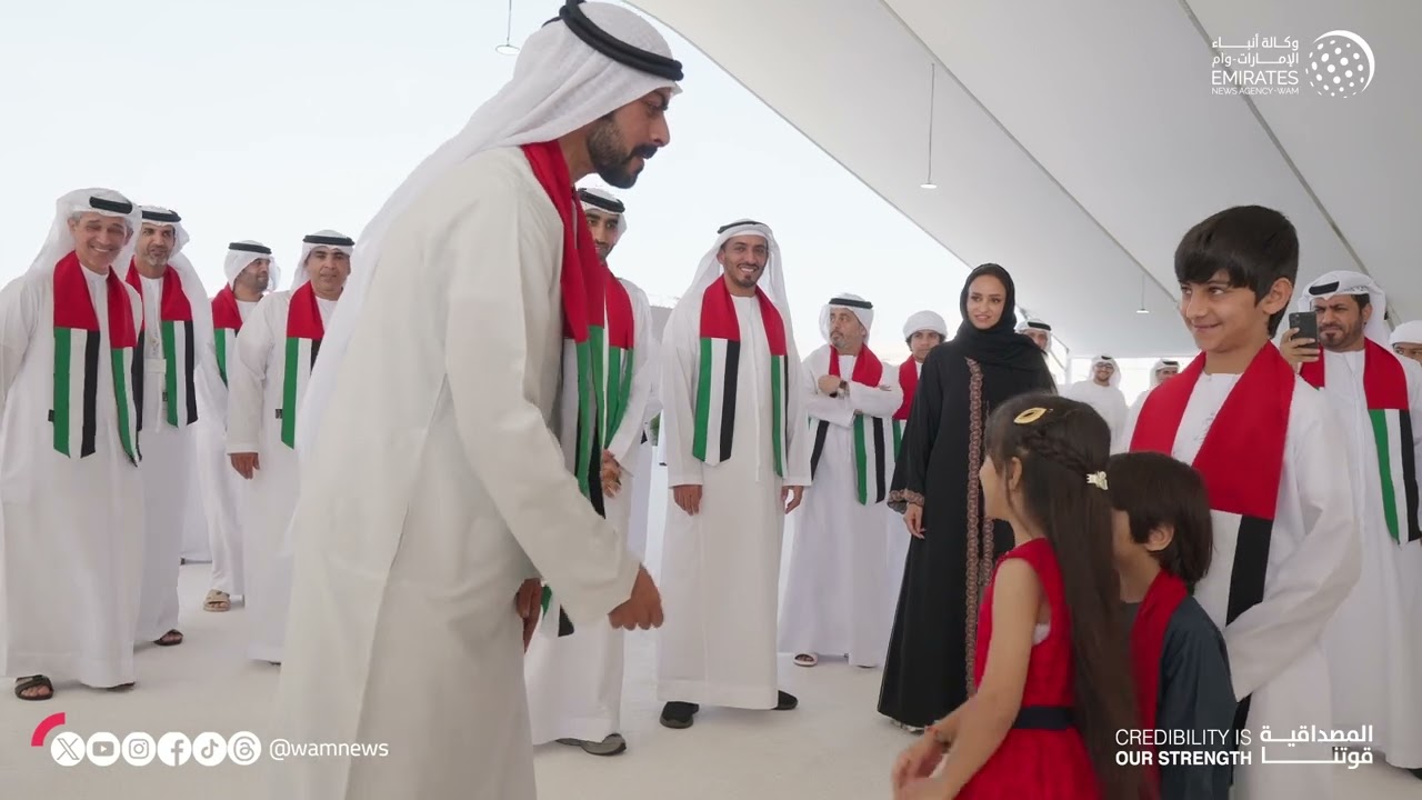 خليفة بن طحنون يشهد احتفال ديوان ولي عهد أبوظبي بعيد الاتحاد
