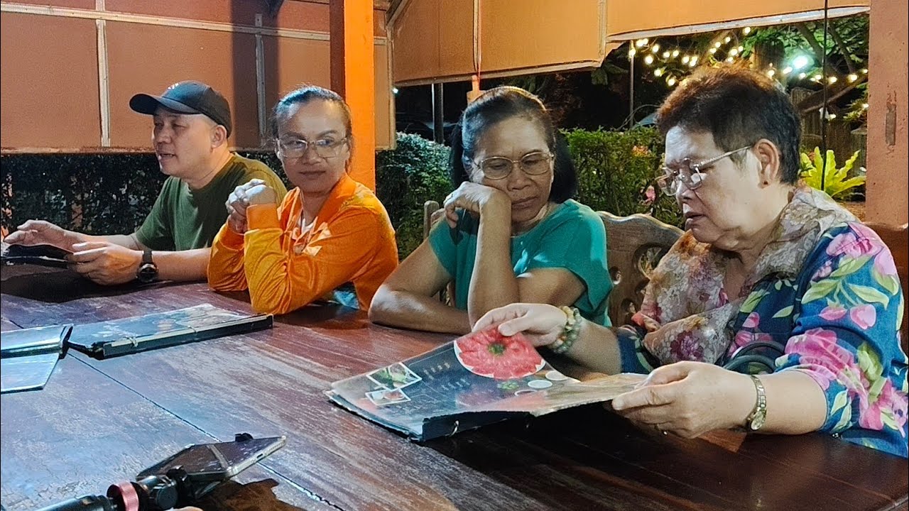 เป็นครั้งแรกที่น้องน้ำมนต์ออกมากินข้าว  กับสว  ขอบคุณผู้ใหญ่ใจดี  มีเซอร์ไพรส์ตอนอยู่ข้าง