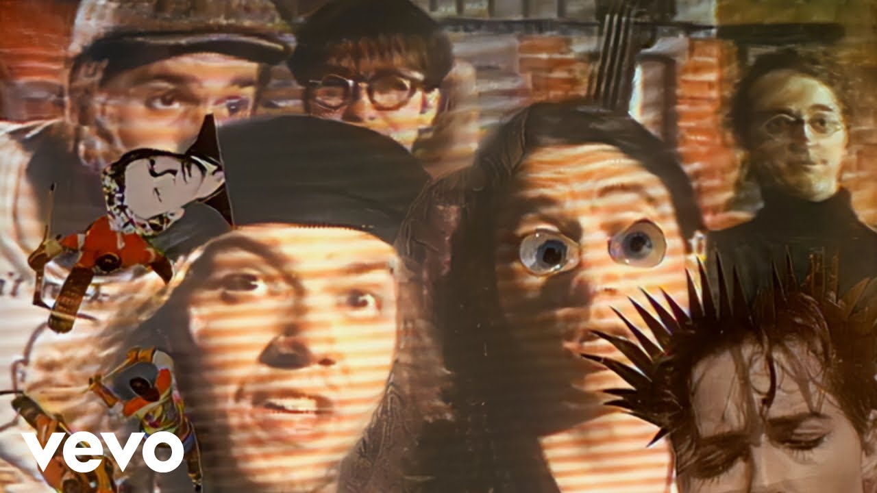 Les Colocs - La Rue Principale (Official Video)
