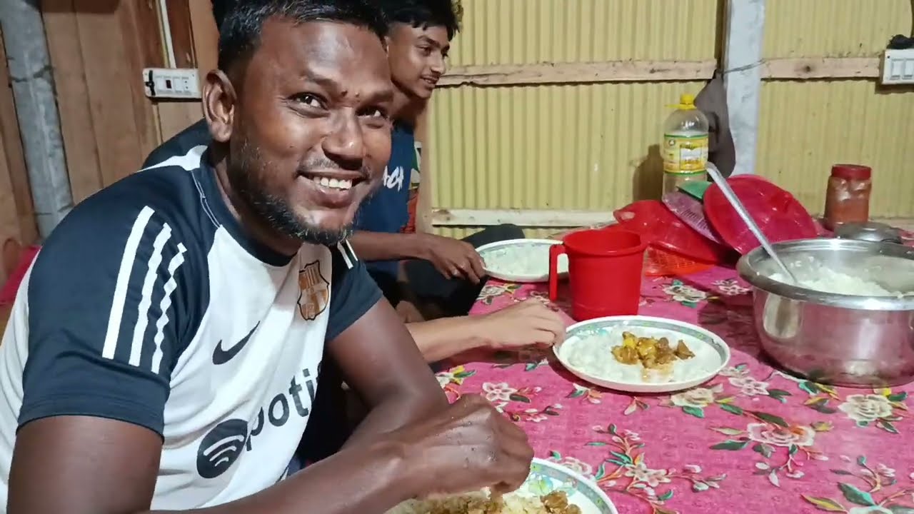 গরুর মাংস দিয়ে খাওয়া দাওয়া