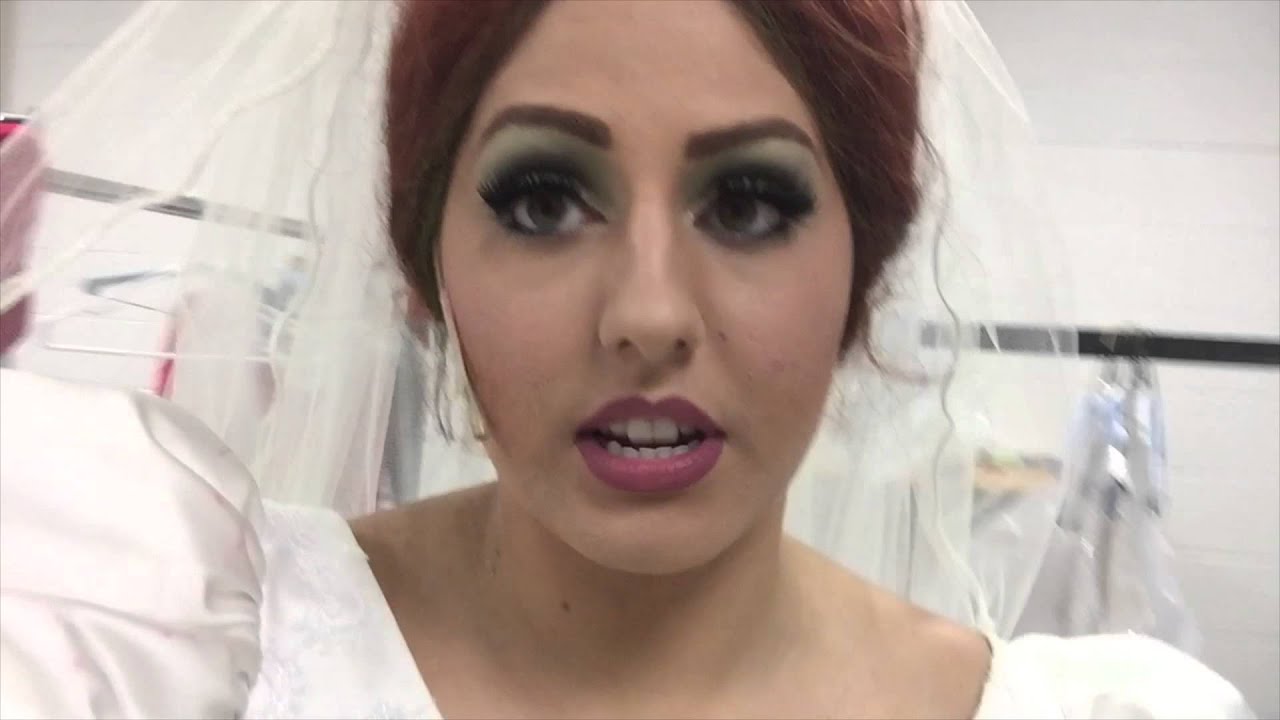 BACKSTAGE BRENDA - Fiona's Quick Change - Shrek the Musical
