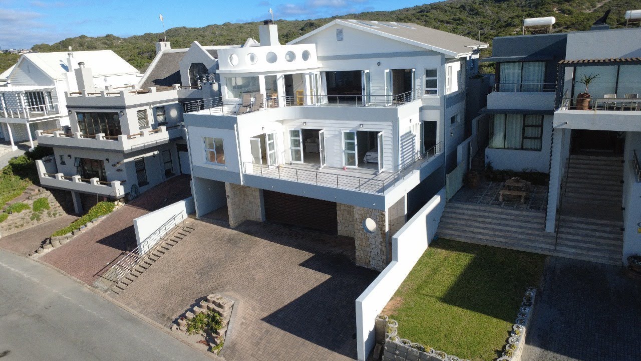 Coastal Bliss with Uninterrupted Ocean Views – Moquini Beach, Stilbaai Oos