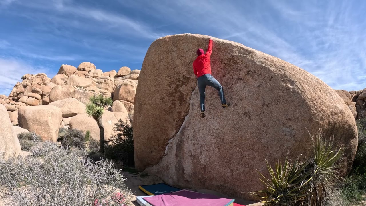Joshua Tree Bouldering: Barker Dam, Gunsmoke Area, Chube Boulder, The Chube (V2)