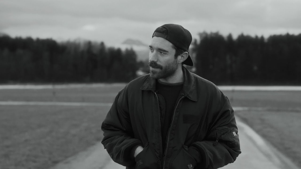 Amistat - stranger (Official Video)