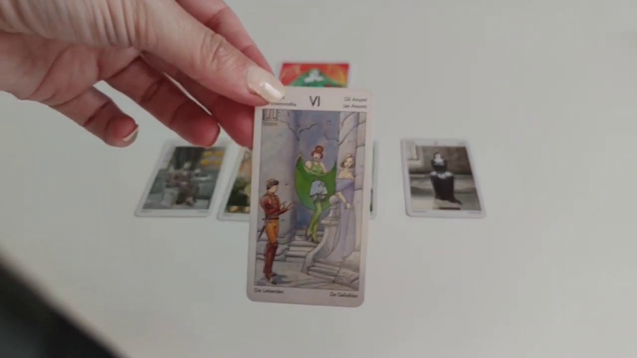 Cosa succederà tra voi nel prossimo futuro? 🍀 Scegli i tarocchi 🔮