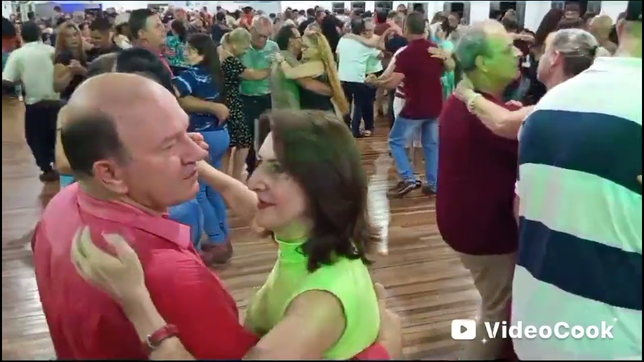 Baile com o Musical Os Reis do Baile em Chopinzinho Paraná