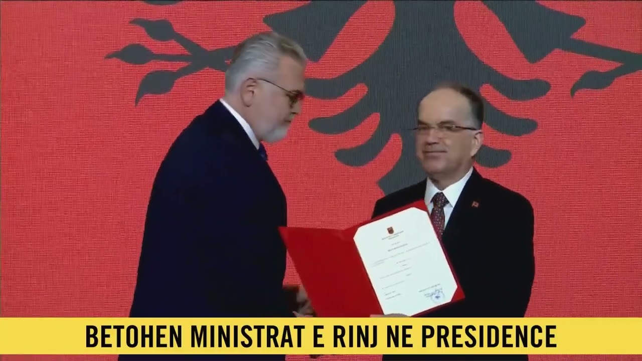 Ndryshimet në qeveri/ Me dorën mbi Kushtetutë, betohen para presidentit Begaj