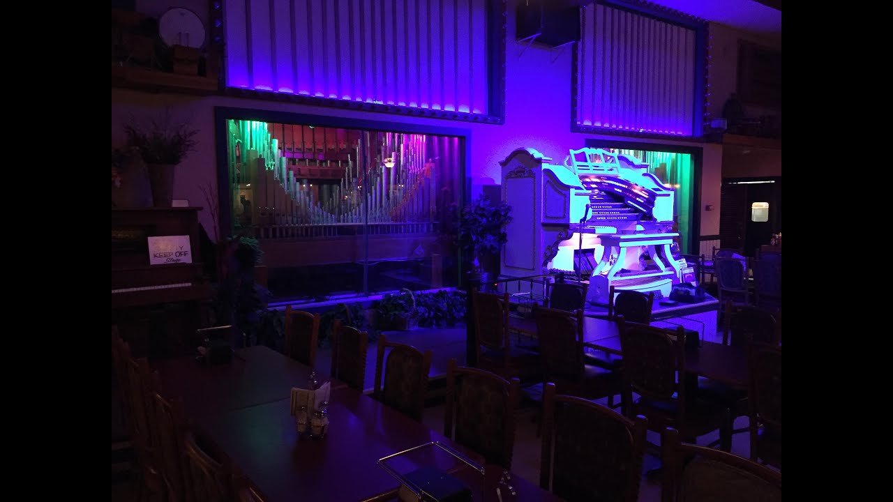 Take a Tour of Organ Piper Pizza's Wurlitzer Console