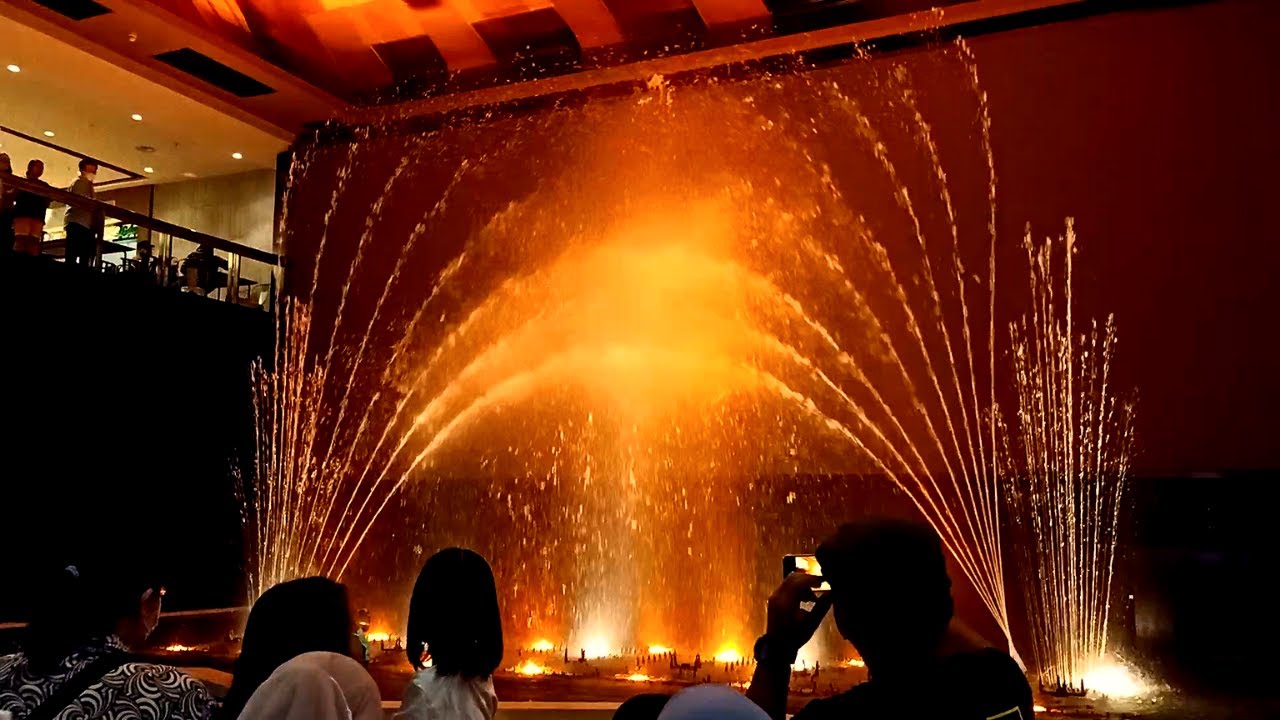 Air Mancur Grand Indonesia terbaru! (Grand Indonesia Christmas Fountain Show 2021) 4K