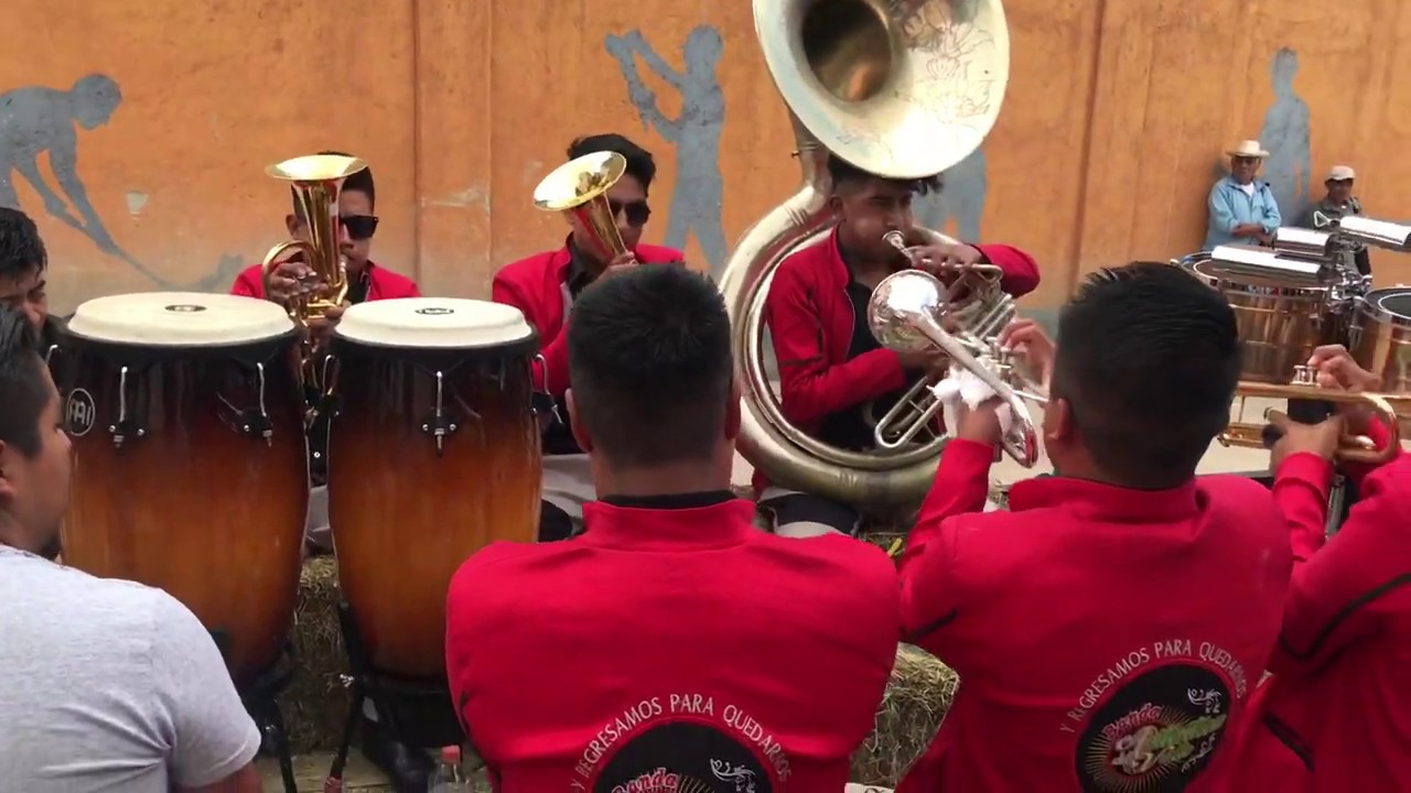 UN RINCONCITO EN EL CIELO BANDA AUTENTICA DEL VALLE