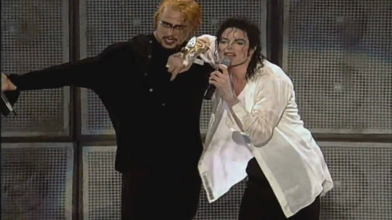 This Is It Tour  - 10) Black or White