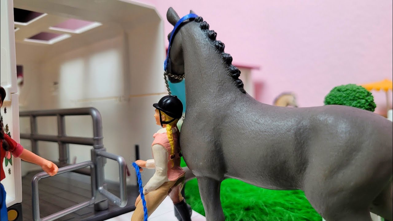 Die verw&ouml;hnte Zicke Antonia bekommt ein neues Pferd 🐴 | Schleich
