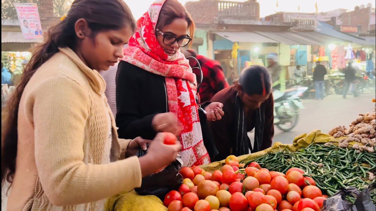 Gaon mai Bhagvat Katha Ki Taiyaari Shuru Ho Gayi