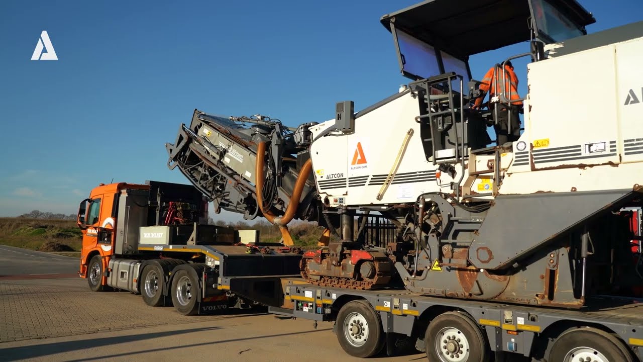 WIRTGEN W210i Cold Milling Machine – Fully Serviced and Exported to South Africa 🌍🔧