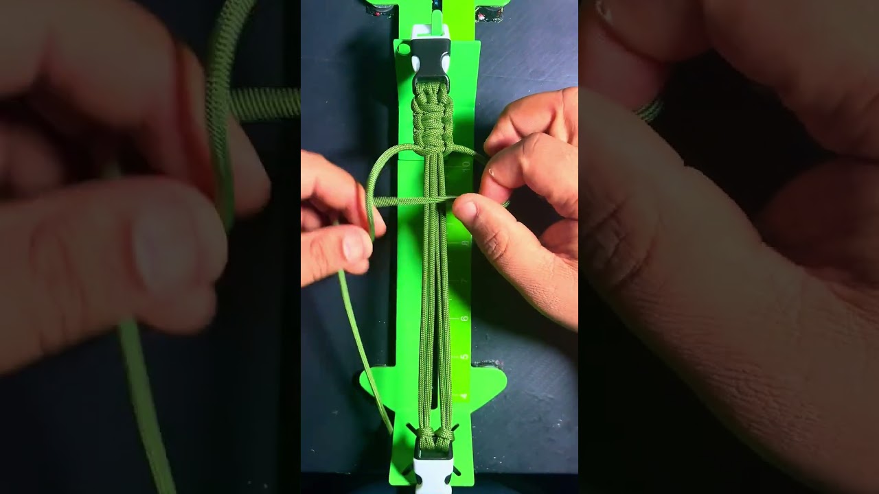 How To Mkae The King Cobra Paracord Bracelet 