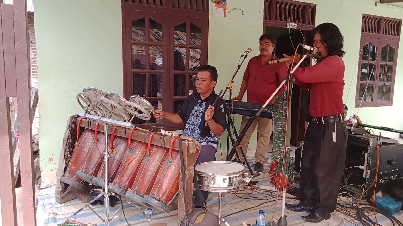 Gondang Sahala guru. Bersama Sitompul siraja goyang sjm