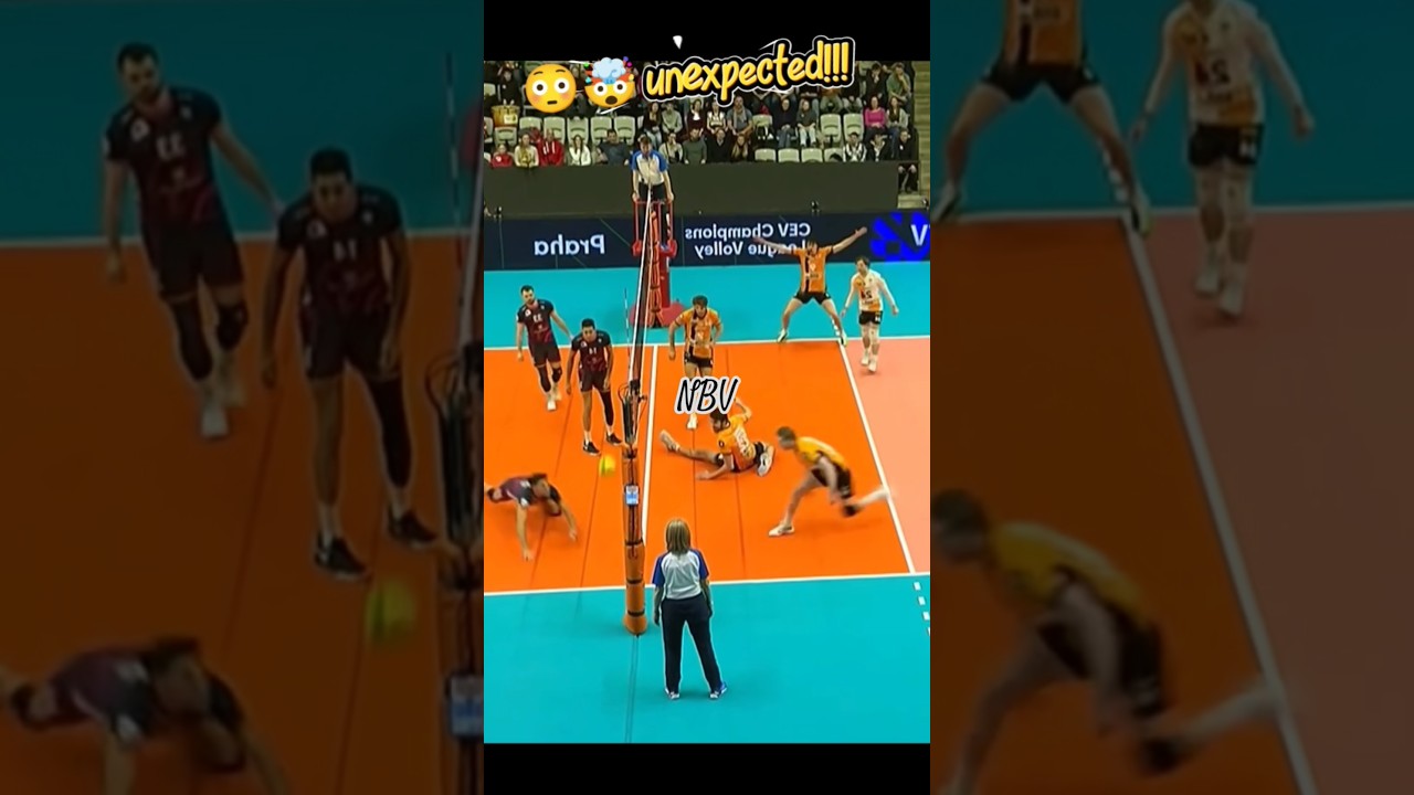 Again Foot Volley #volleyball #volleyballworld #libero #libero#clvolleym #volimania#volleyballplayer