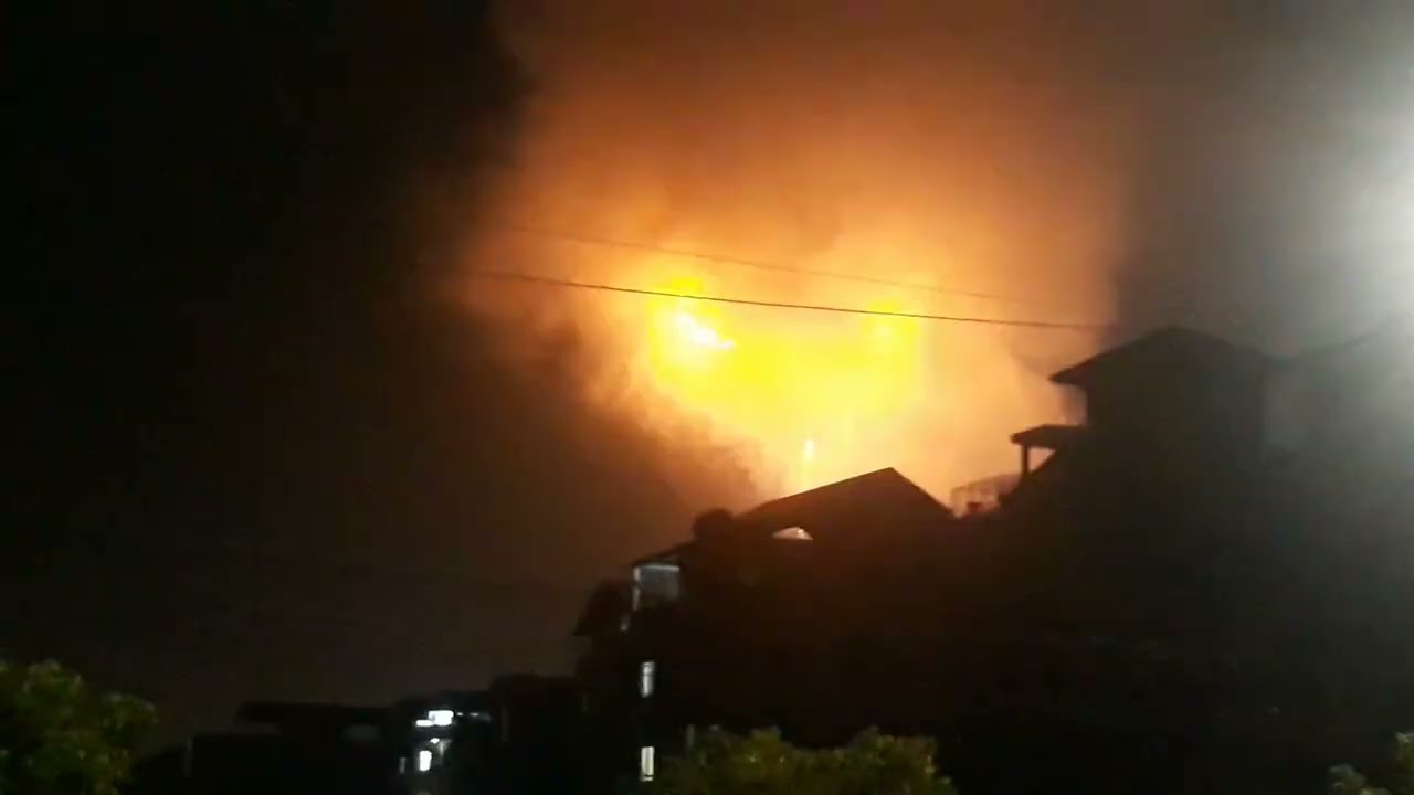 Pháo hoa buổi đêm hôm nay 12:00 tại quê Hà Nội 16/2/2026 Xuân bính Ngọ phần 1