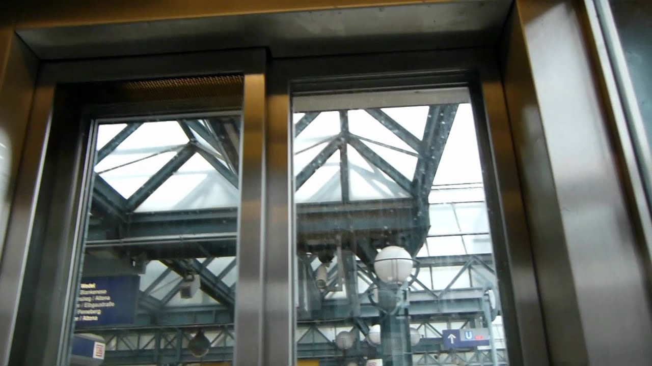 2004 Brobeil Aufzüge elevator @ Hamburg Hbf (central station)