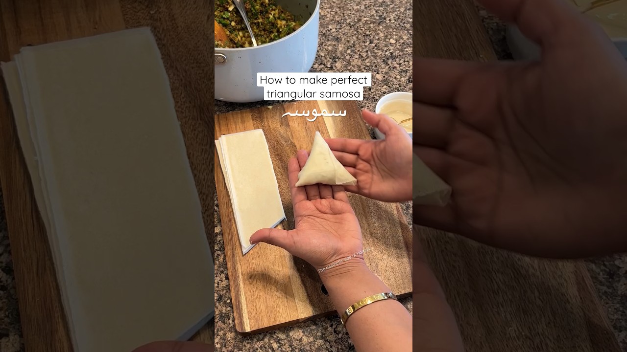 How to make perfect triangular samosa #shorts #samosa #recipe #shortsvideo