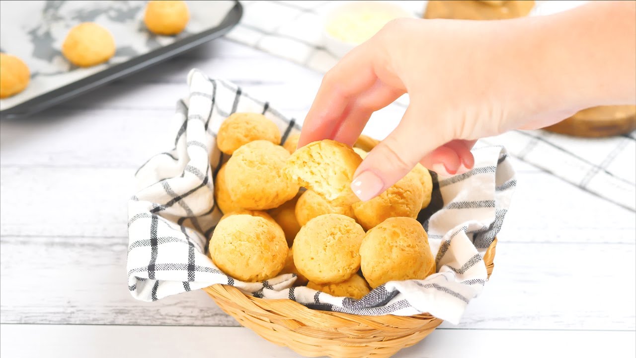 Low Carb Pão de Queijo Recipe - Keto Brazilian Cheese Bread (Easy)