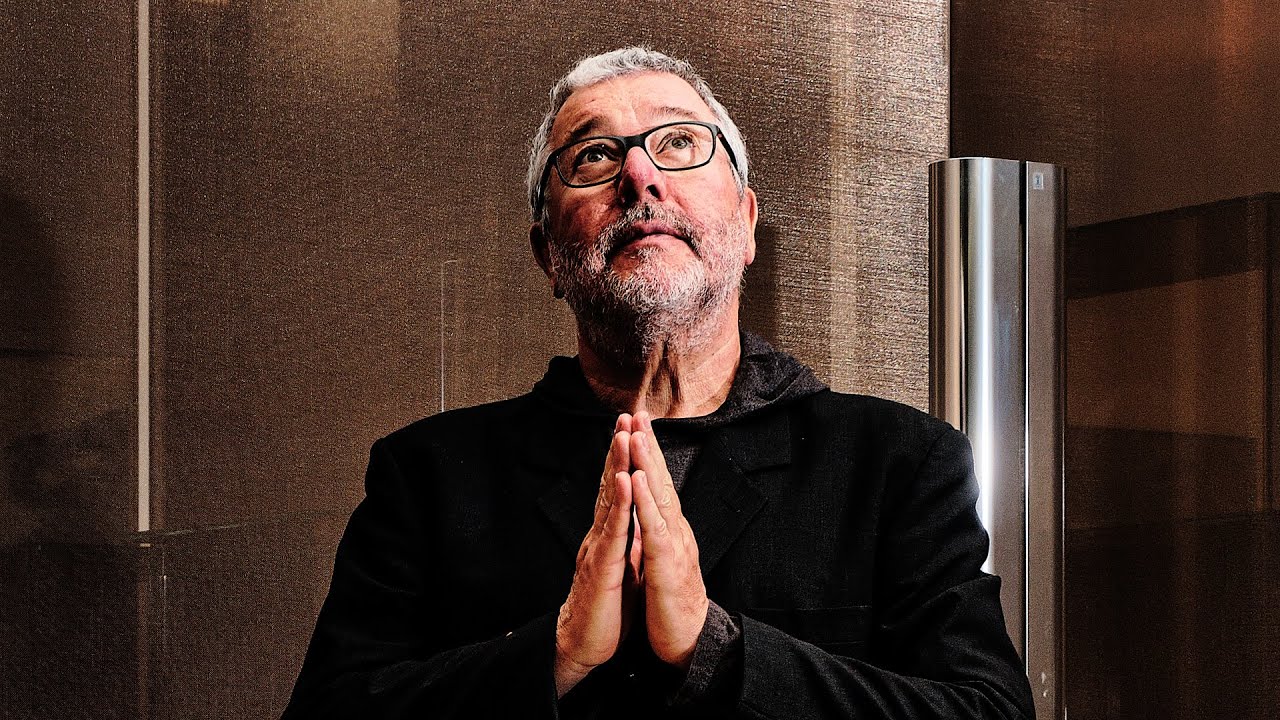 Salone del Mobile 2022 | GLAS ITALIA - Philippe Starck presents the new Donald crystal tables