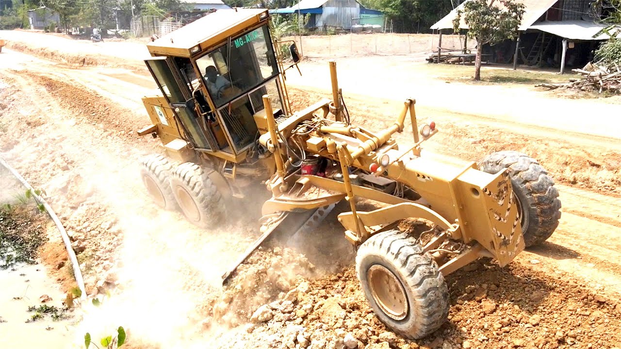 New Road Construction installing fast, Great of Motor Grader Processing on Road