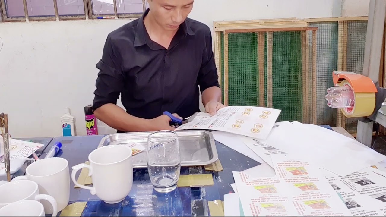 Keo decal trượt nước thế hệ thứ 3 (loại bỏ lớp màng keo phủ) như in trực tiếp vào sản phẩm