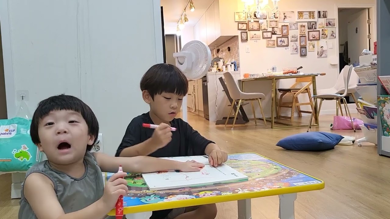 찬이의 한글교실 첫 학생은 진이