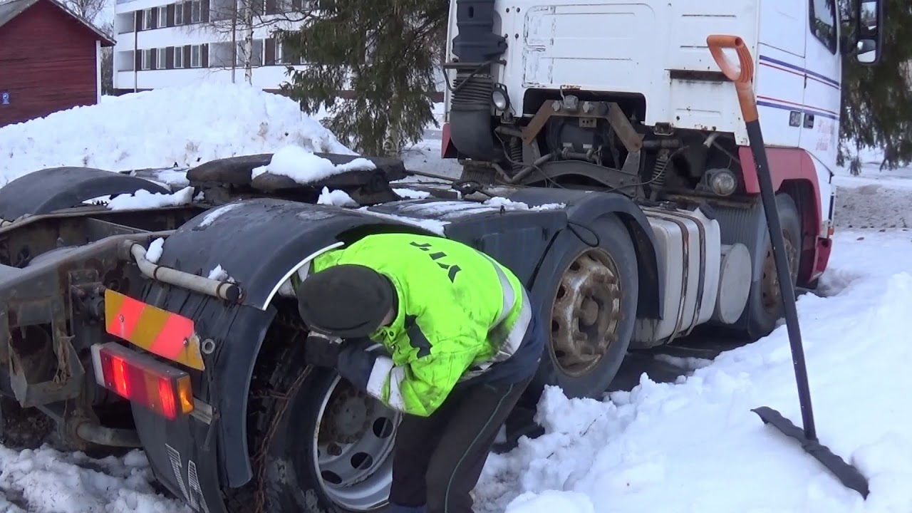 Volvo FH12 maahan jäätynyt?