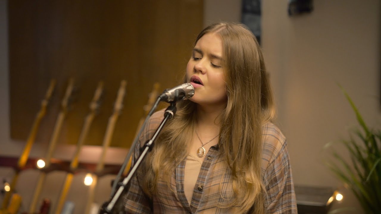 Beauty And The Beast - Céline Dion, Peabo Bryson, Ariana Grande (Boyce Avenue ft. Mia Black cover)