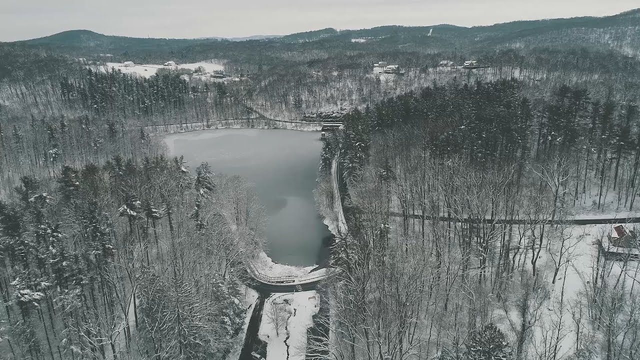 Beautiful winter scene at Antietam Lake Park