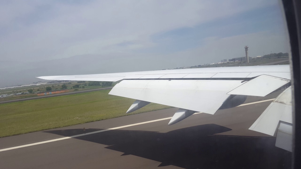 Hard landing Lufthansa 747-8 at Or Tambo Johannesburg