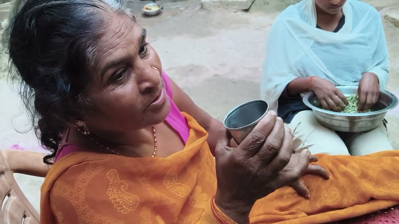 Kali chai banti hai