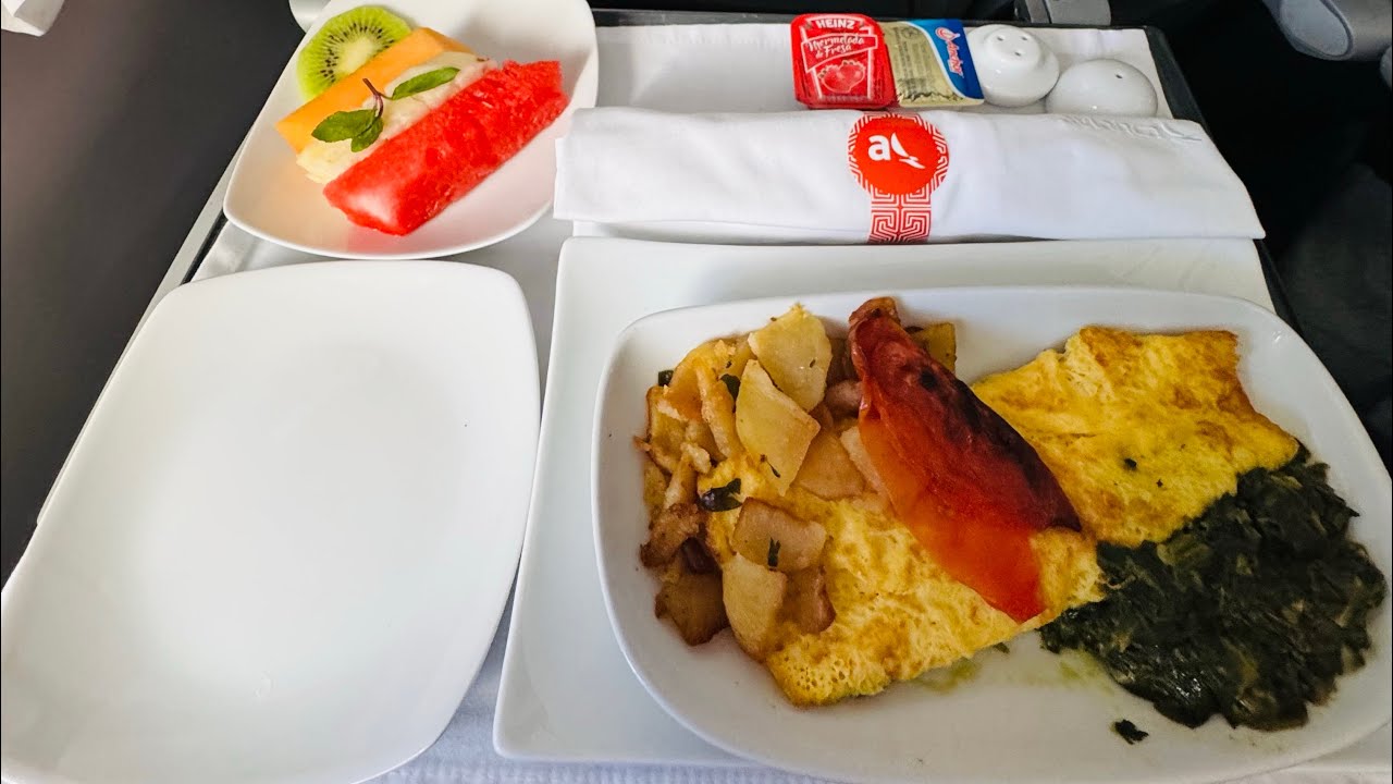 Питание в понедельник: Бизнес-класс Avianca 🍽️✈️