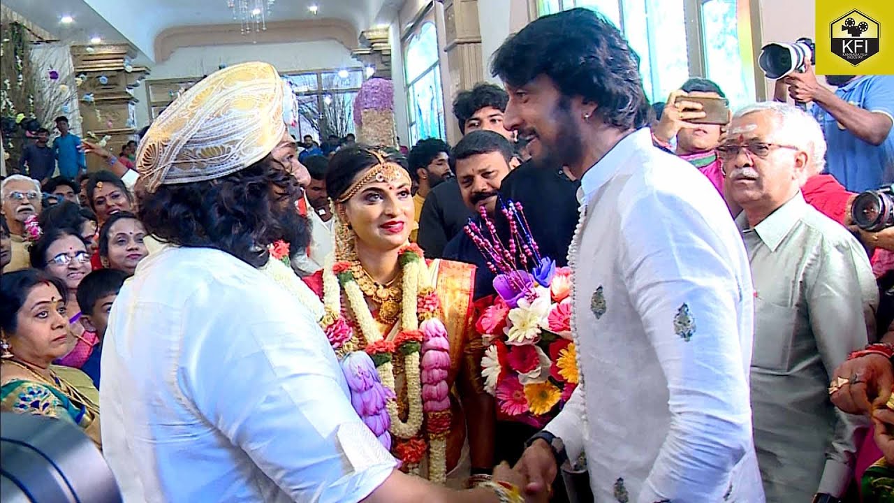 Kiccha Sudeep Lovely Moment With Dhruva Sarja At Wedding | Top Kannada Actors | Kotigobba 3 | Pogaru