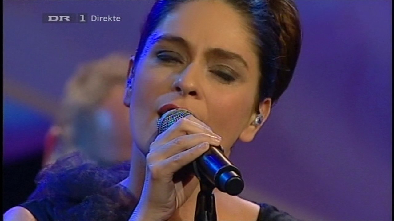 Under den sidste hvide bro / tv-2 & Andrea Pellegrini (live fra 'Kronprinsparrets priser' 2011)