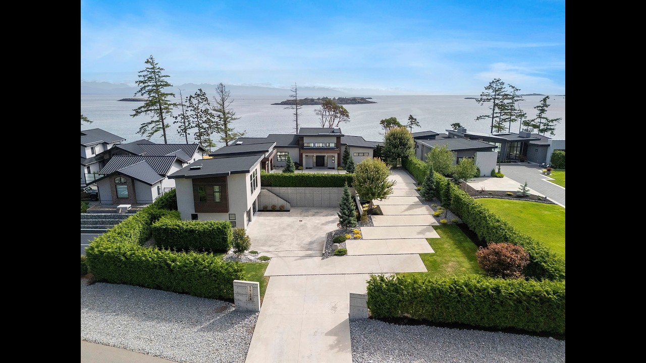 1724 Oak Leaf Drive, Nanoose Bay