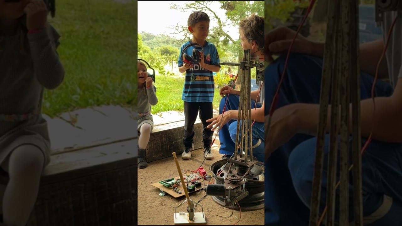 Fiz essa grua com lixo!#gambiarra#engenhariacaseira#projetodiy#maquinascaseiras# #automobile #agro