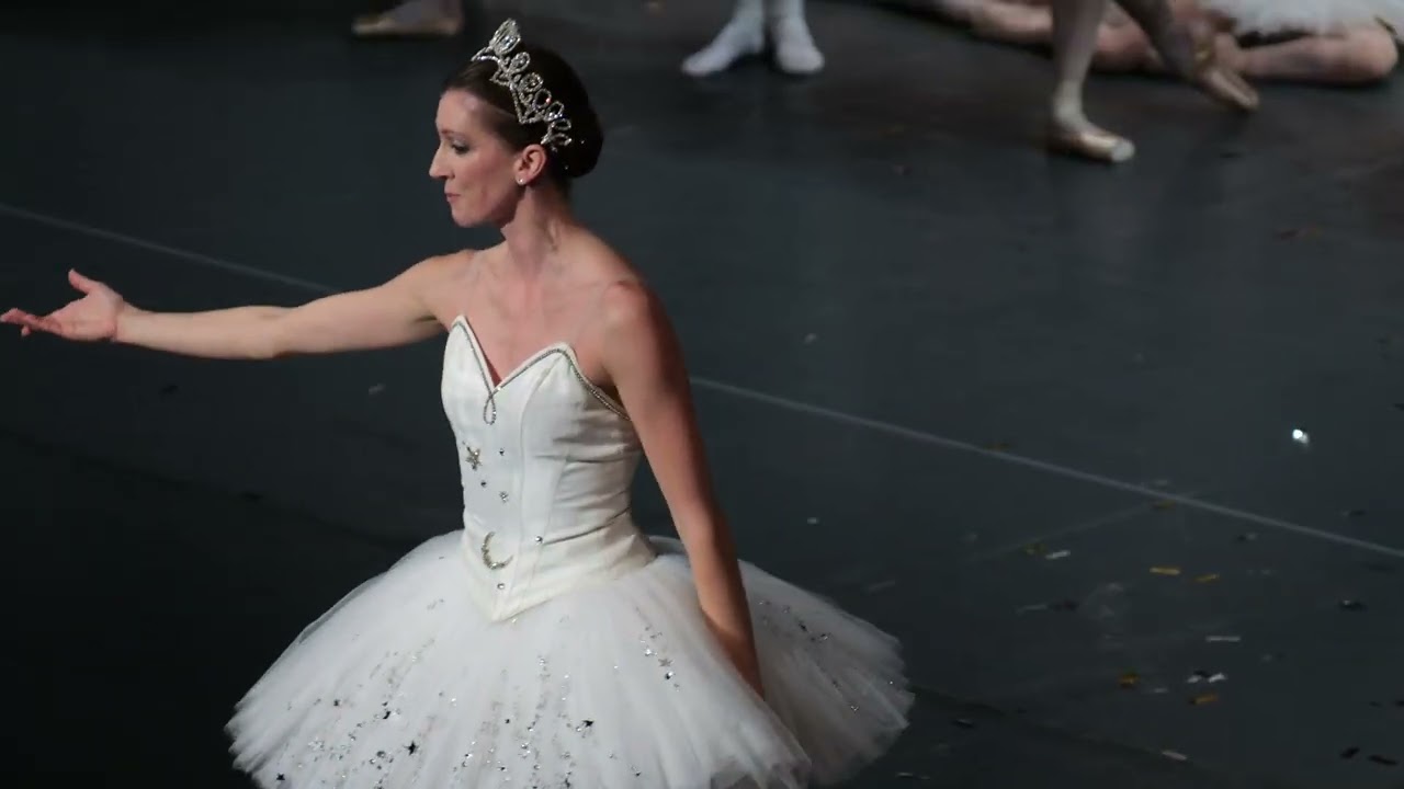 Adieux &agrave; la sc&egrave;ne de la danseuse &Eacute;toile Laura Hecquet