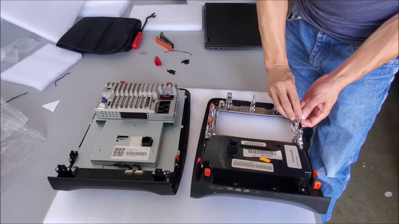 Installation video: 2014 Dodge Durango with 12.1 inch PX6 six-core Android 8 radio installed