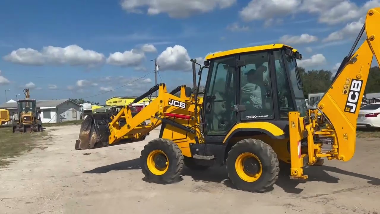 2017 JCB 3CX Compact Backhoe