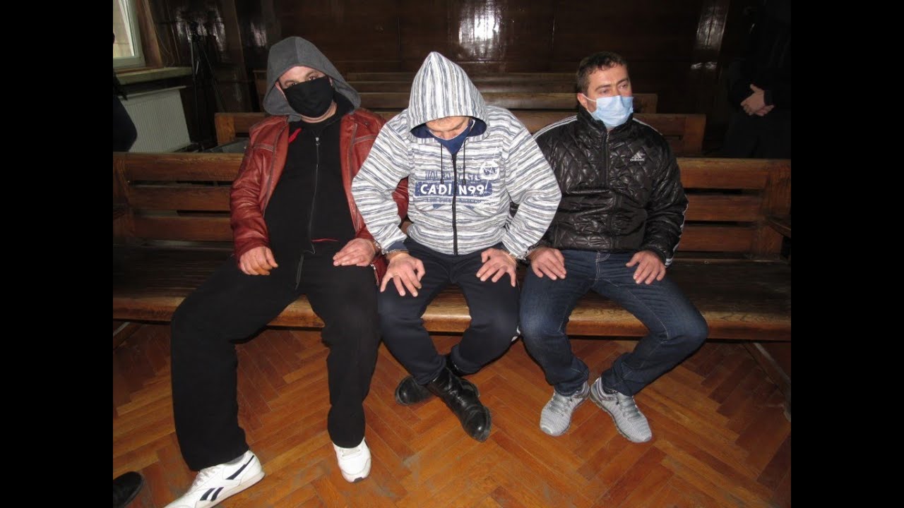 Съдът остави в ареста тримата полицаи от Сливо поле